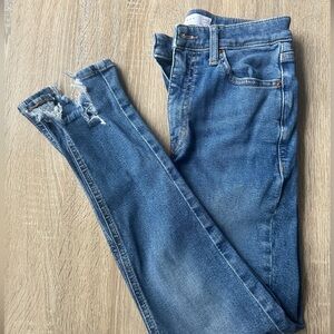 TopShop Moto high Waisted Blue Jeans Ankle Grazer, W26